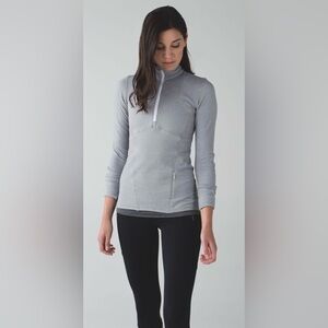 Lululemon 1/2 zip up size 4